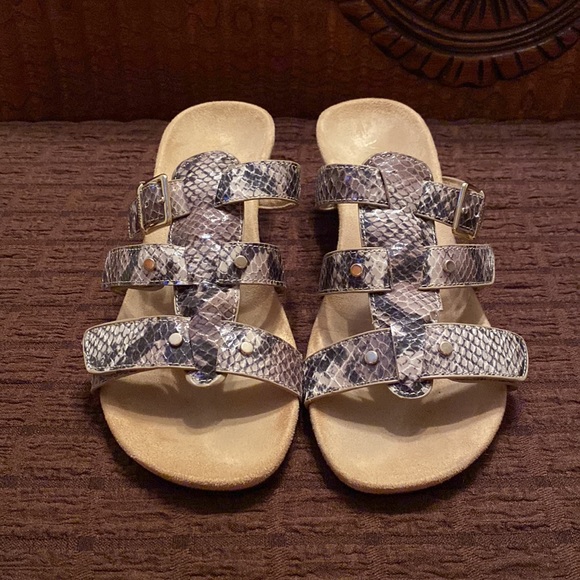 Vionic Sandals - Picture 2 of 9